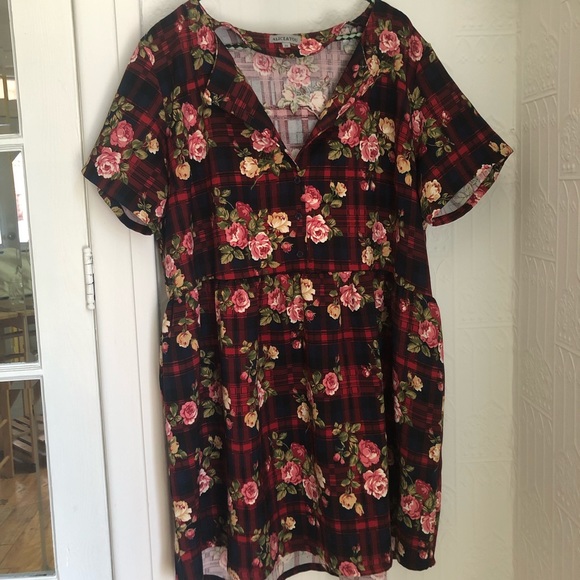 Cute plaid vintage dress - Picture 1 of 3